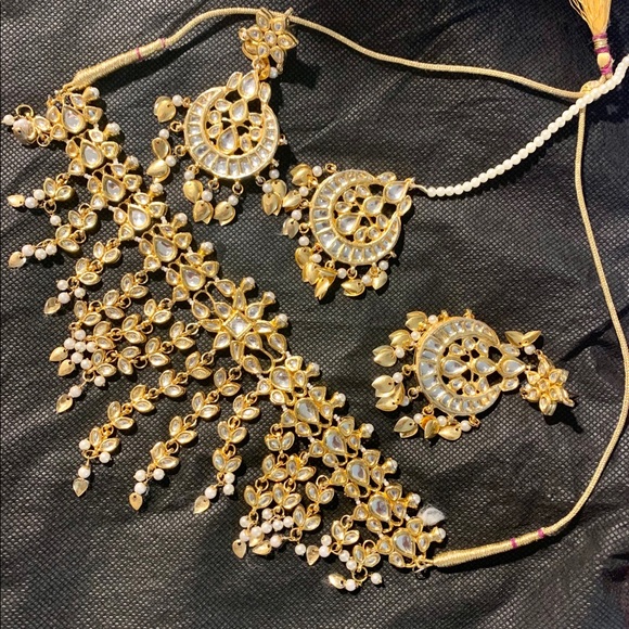 Kundan set - Picture 1 of 3